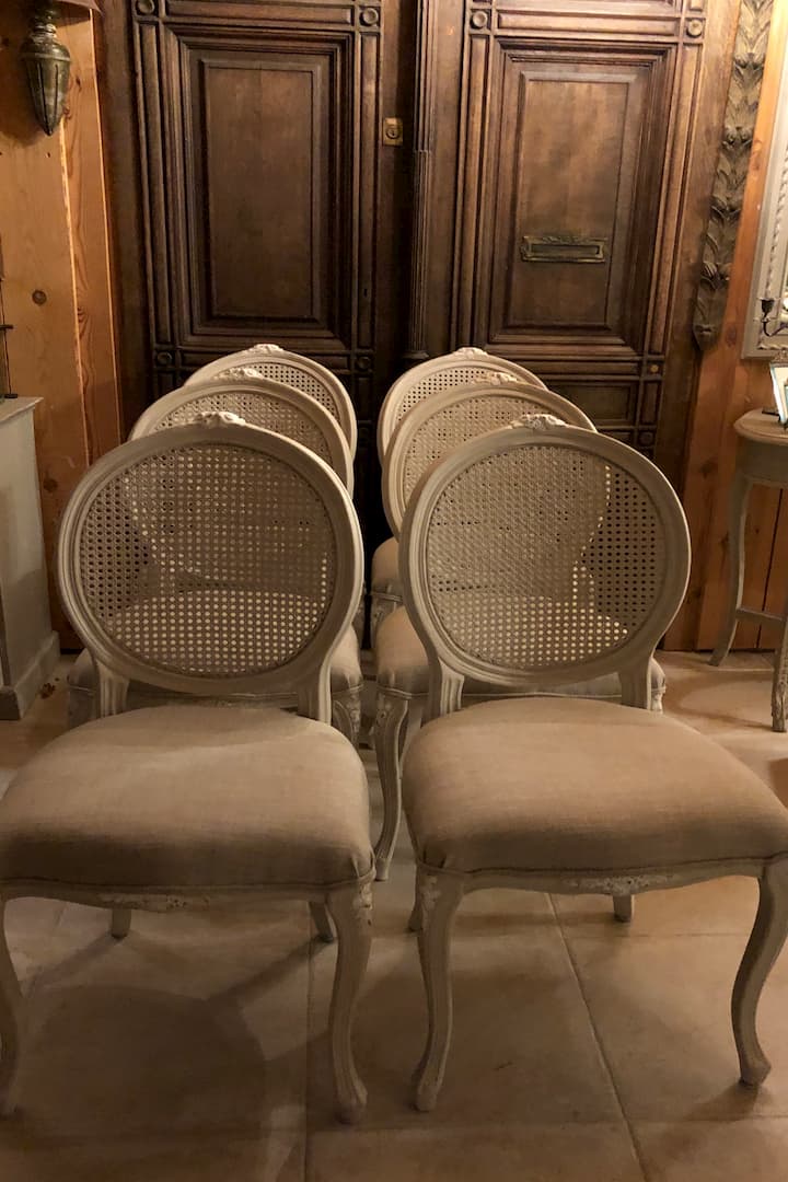 Chaise medaillon en cannage