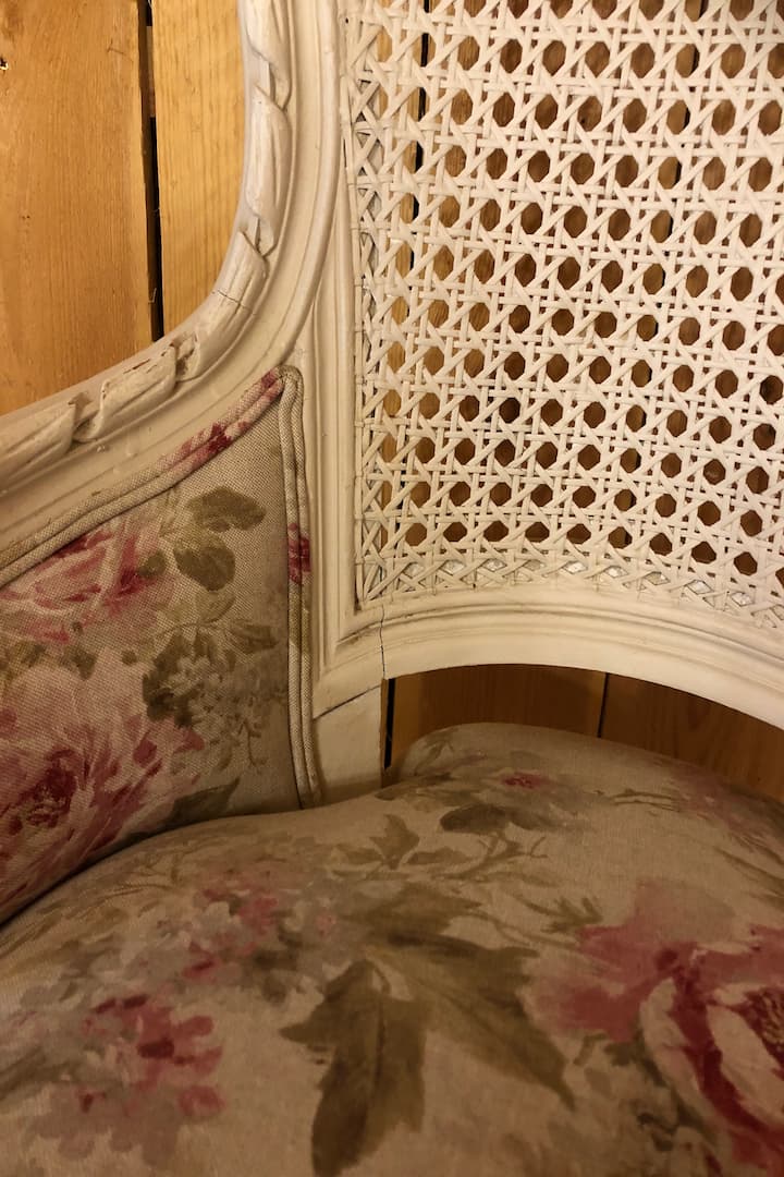 Petit fauteuil romantique fleuri