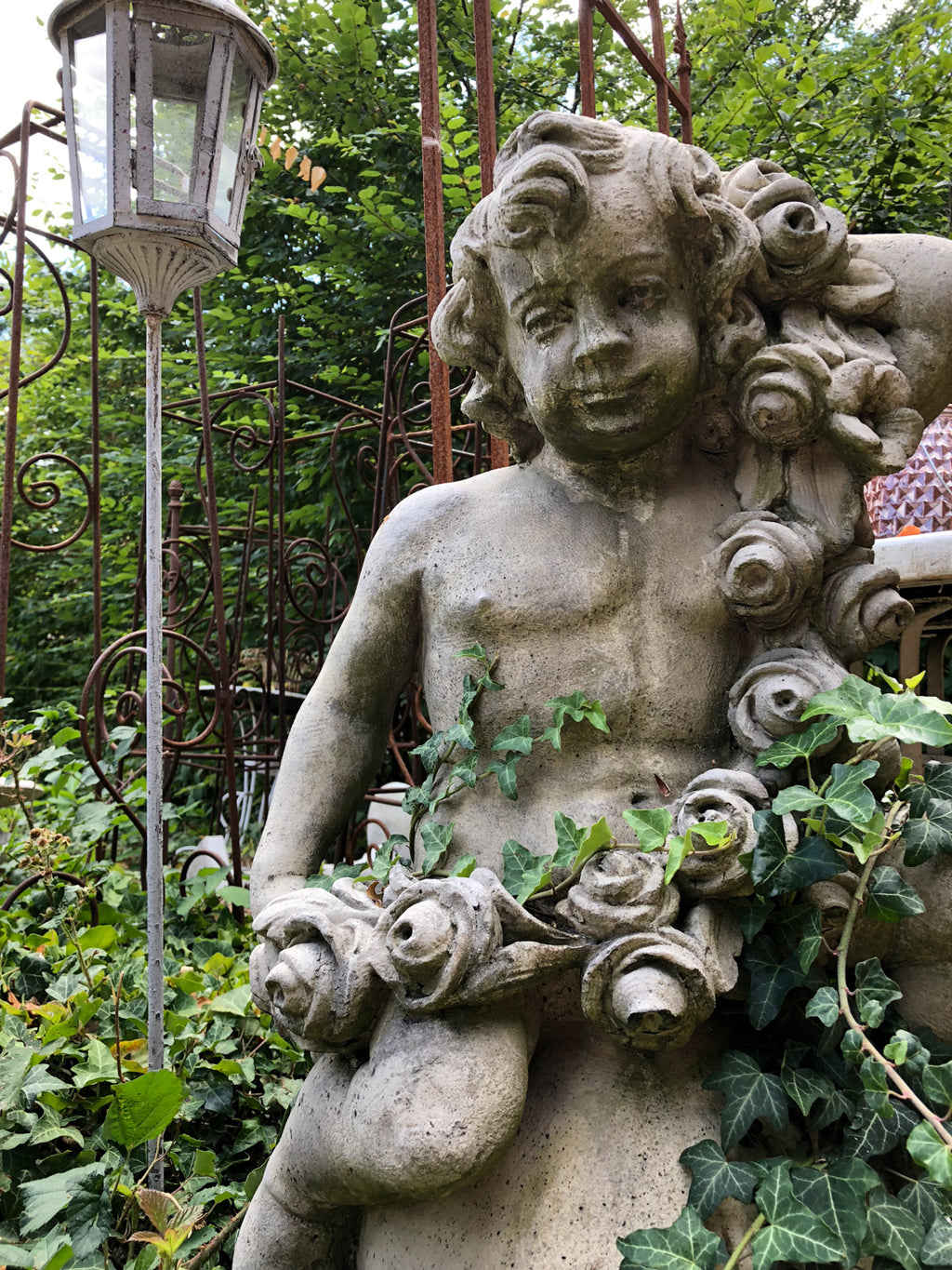 Statue ange en pierres reconstituées grand modèle