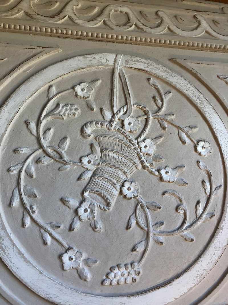 Décor en bois sculpté style Louis xvi