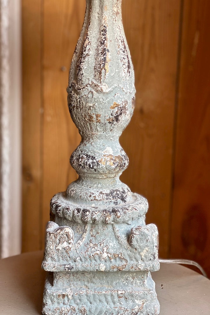Lampe belle patine grise