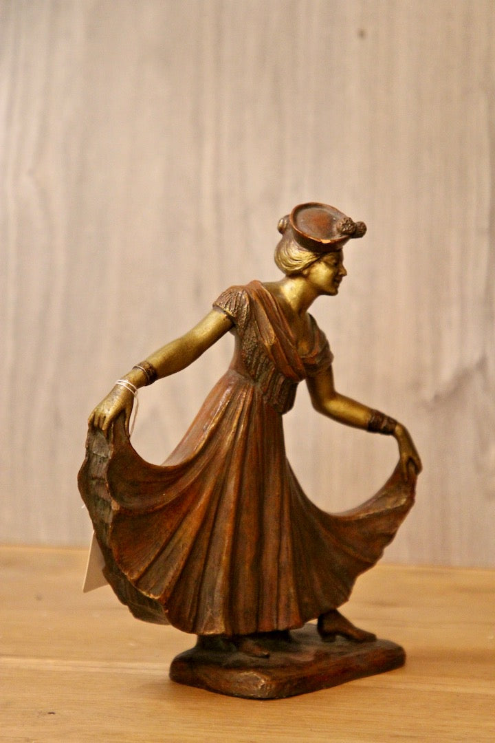Statue en terre-cuite style oriental