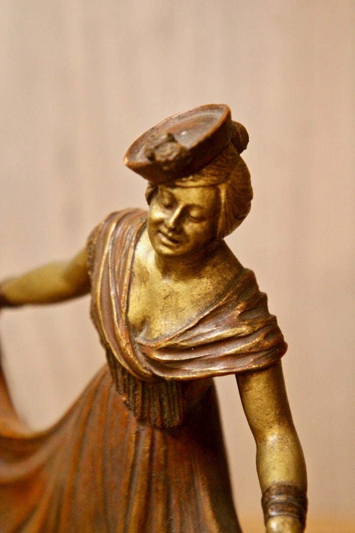 Statue en terre-cuite style oriental